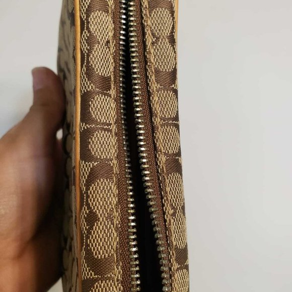 Coach Signature Wallet - Picture 7 of 7
